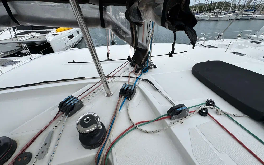 slider 6 Lagoon 42