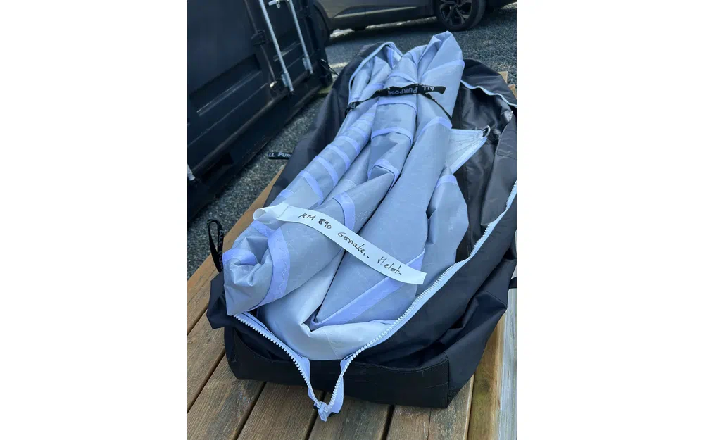 slider 13 RM Yachts RM 890