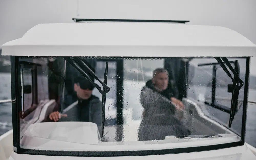 slider 7 Parker 700 Pilothouse