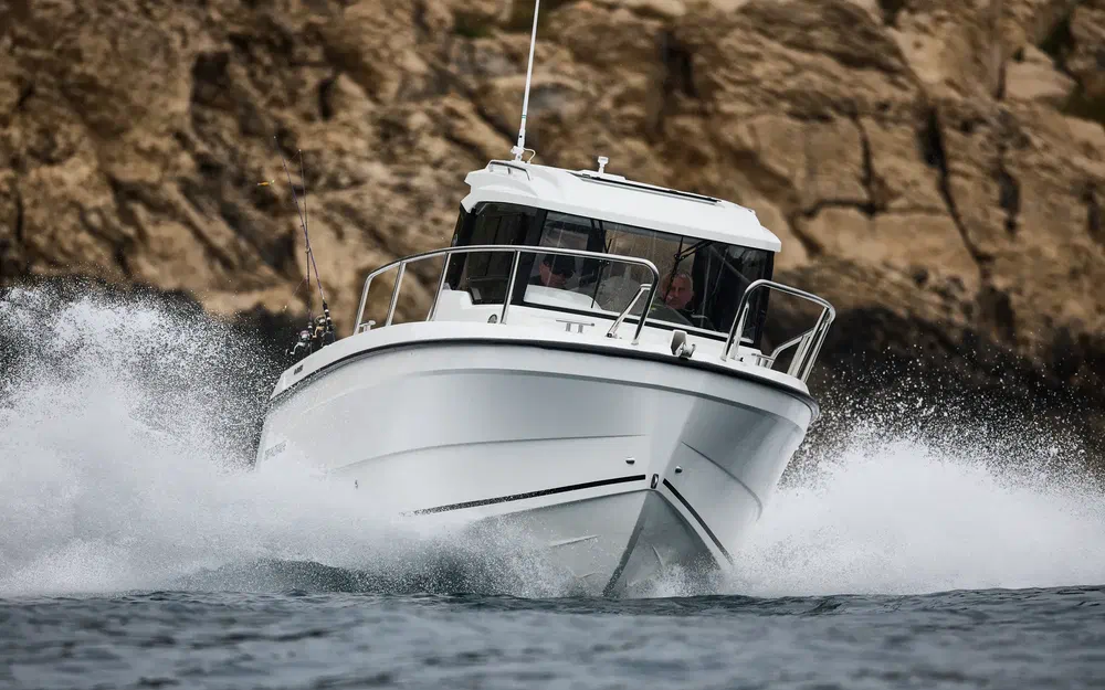 slider 4 Parker 700 Pilothouse
