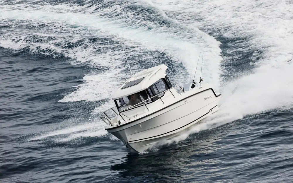 slider 1 Parker 700 Pilothouse