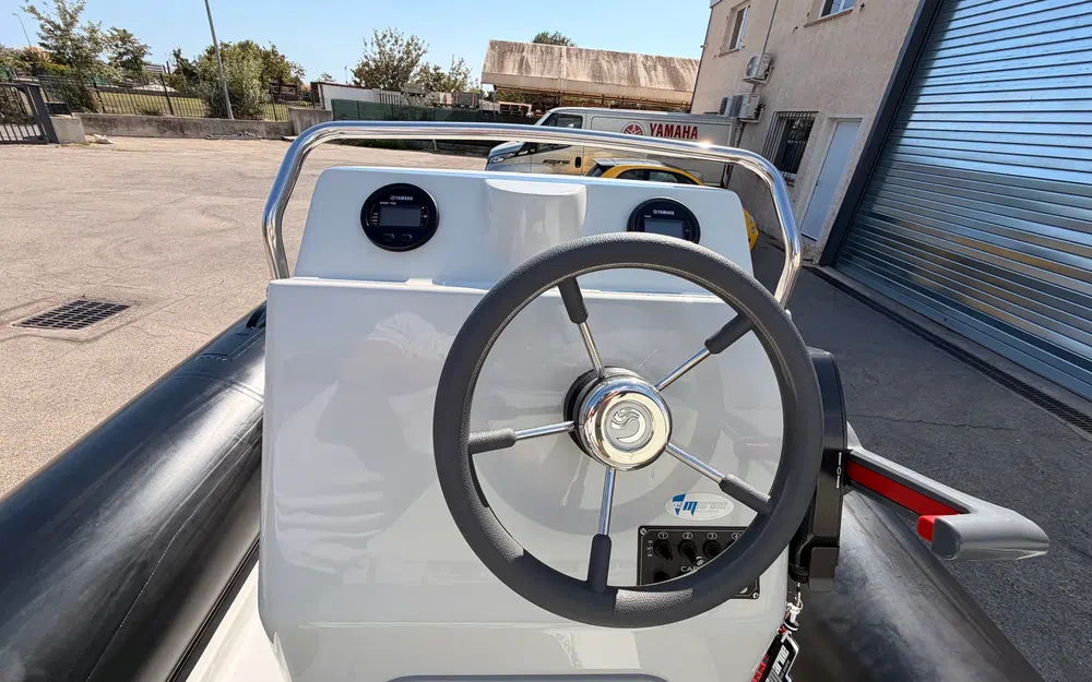 slider 11 Capelli Tempest 500