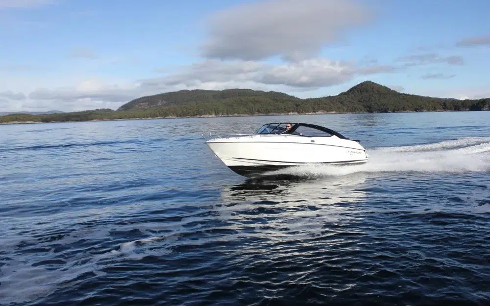 slider 5 Parker 630 Bow Rider