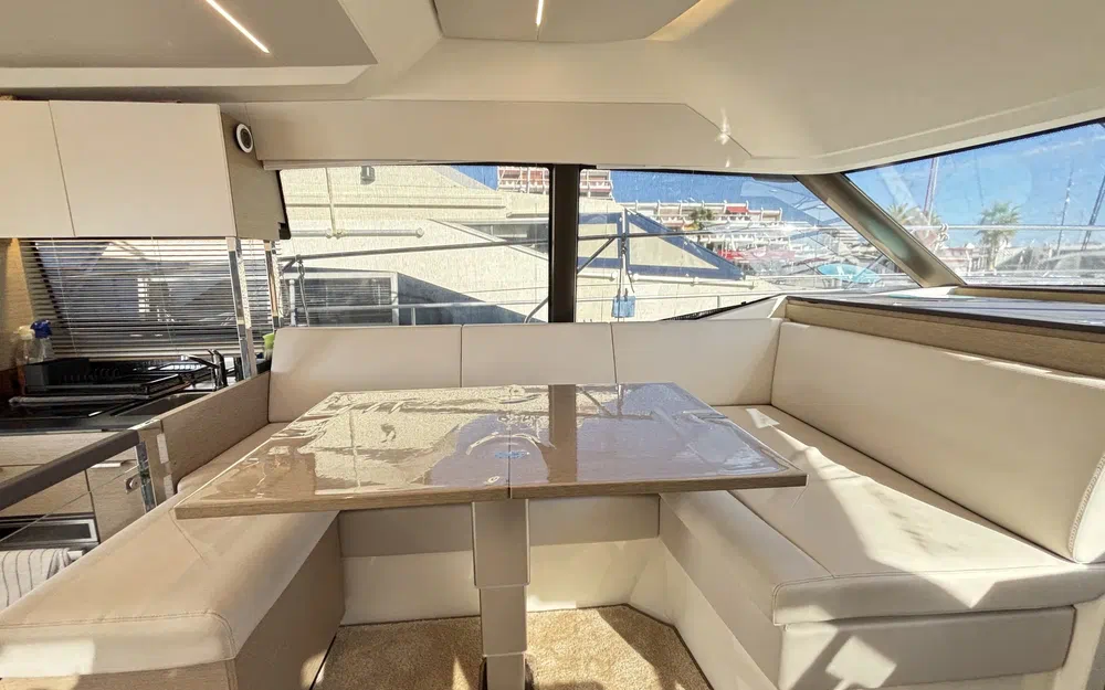slider 9 Prestige Yachts 420 Fly
