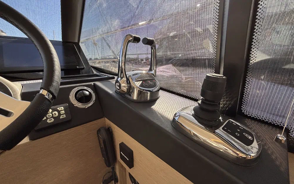 slider 12 Prestige Yachts 420 Fly