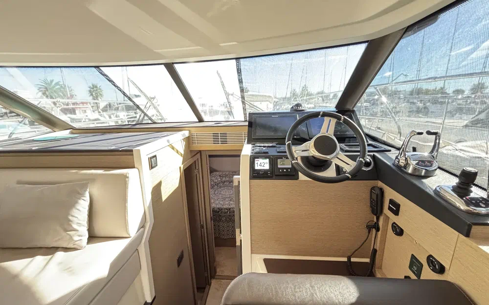 slider 14 Prestige Yachts 420 Fly