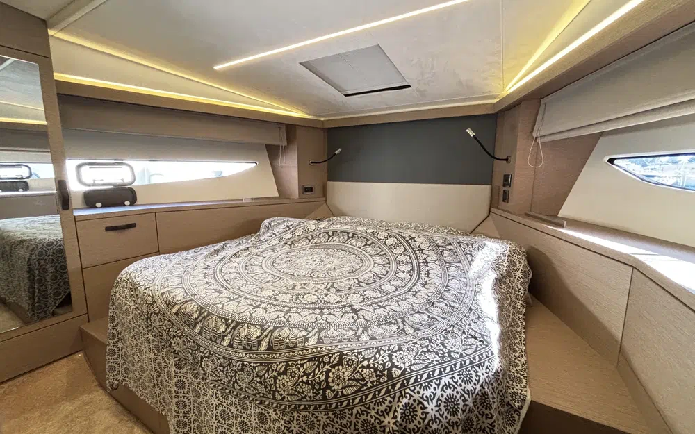 slider 16 Prestige Yachts 420 Fly