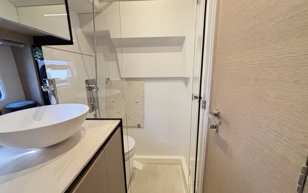 slider 18 Prestige Yachts 420 Fly