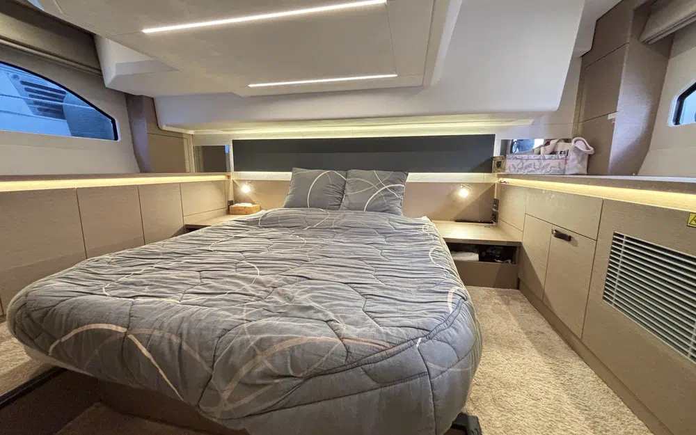 slider 19 Prestige Yachts 420 Fly