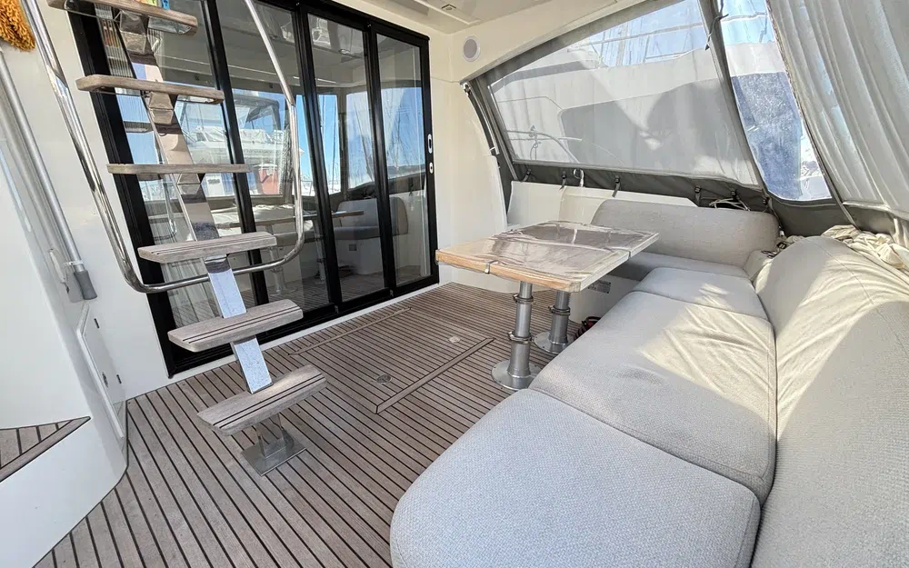 slider 24 Prestige Yachts 420 Fly