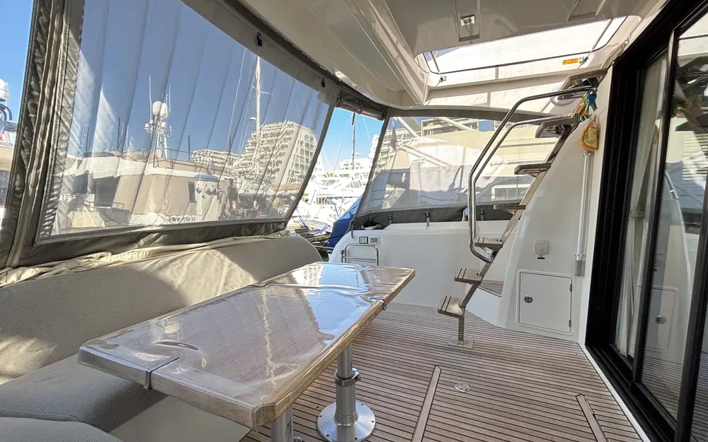 slider 25 Prestige Yachts 420 Fly