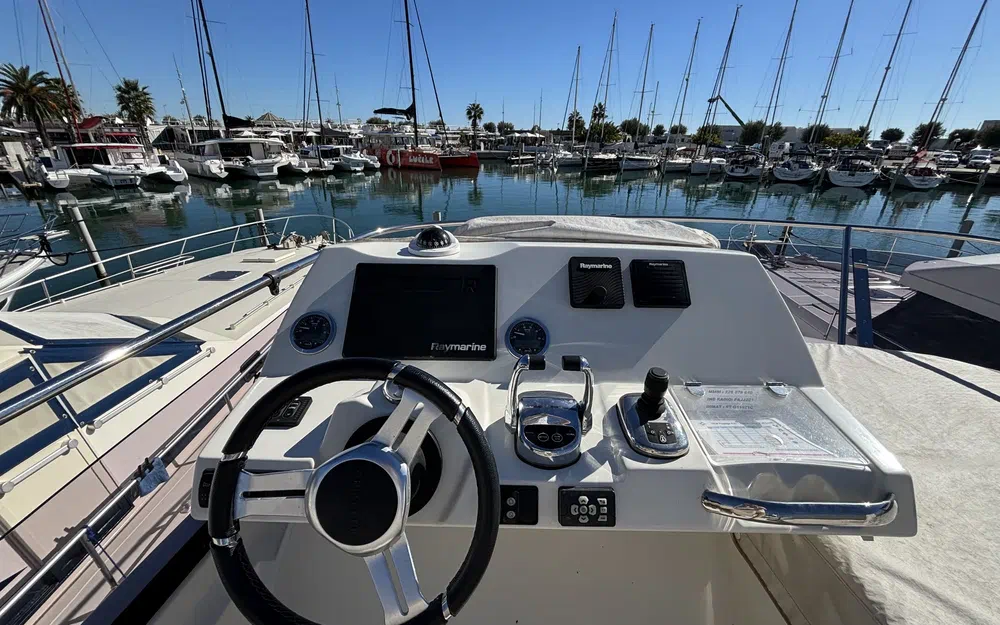 slider 26 Prestige Yachts 420 Fly
