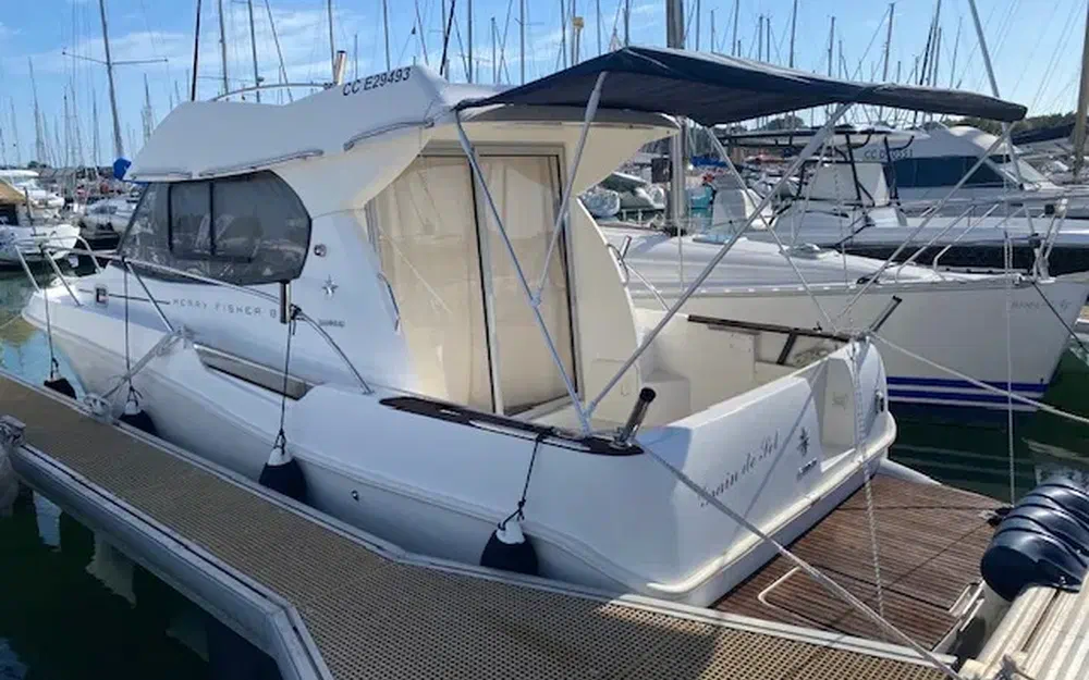 slider 4 Jeanneau Merry Fisher 815
