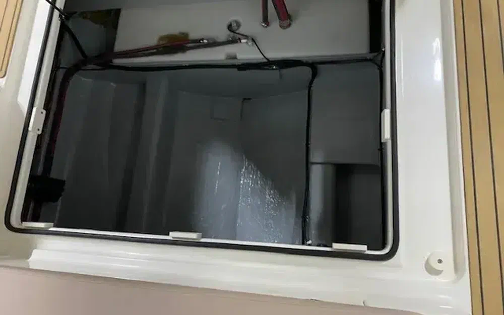 slider 11 Quicksilver Activ 875 Sundeck