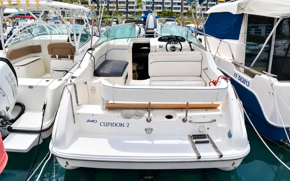 slider 2 Sea Ray 240 Sundancer