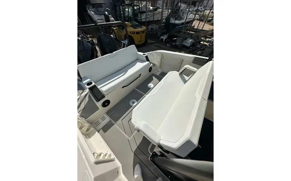 slider 5 Navan T30