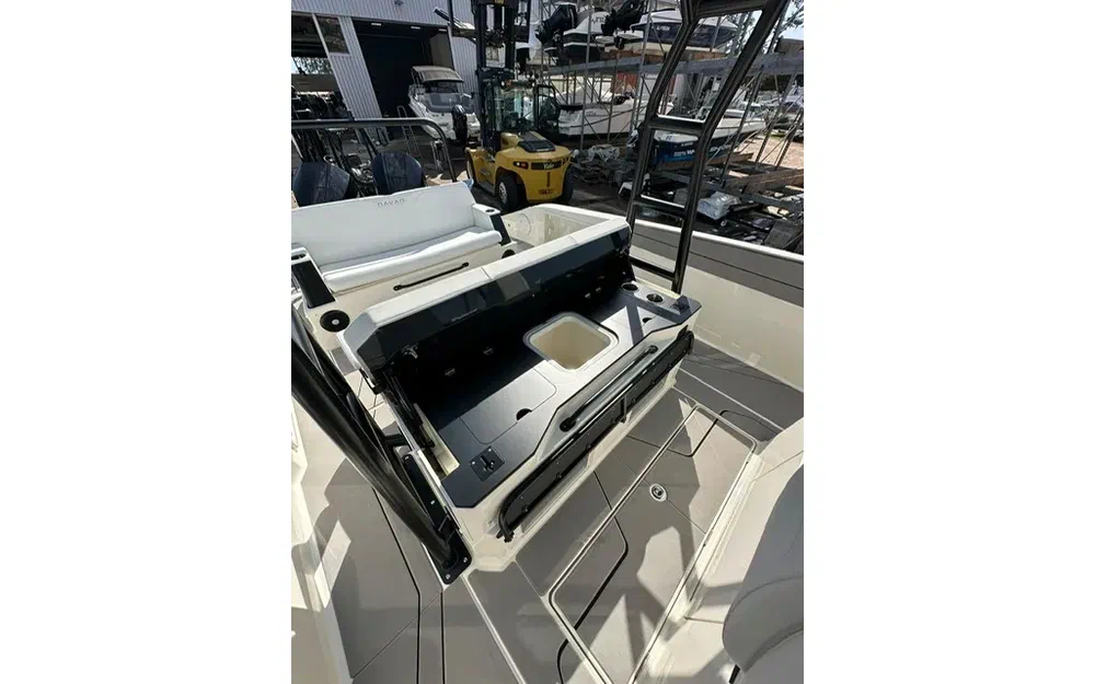 slider 7 Navan T30