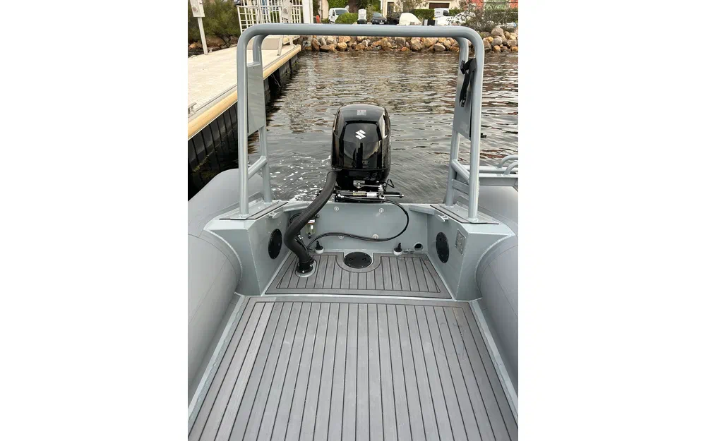 slider 9 Four Seas F6