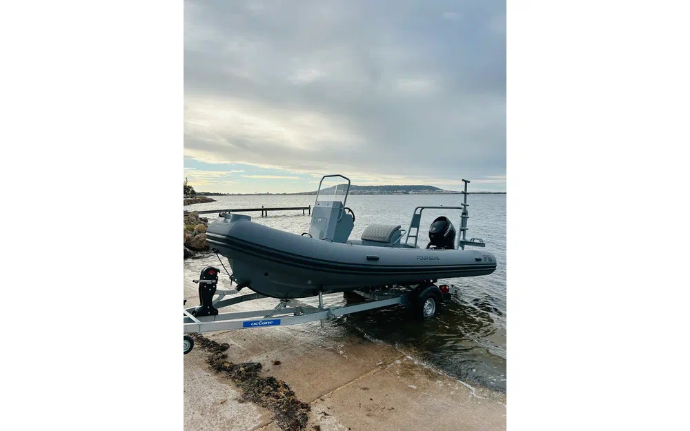 slider 7 Four Seas F6