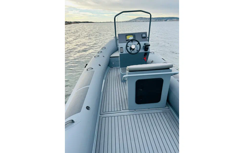 slider 4 Four Seas F6