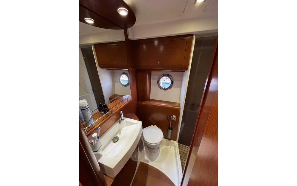 slider 18 Beneteau Monte Carlo 42