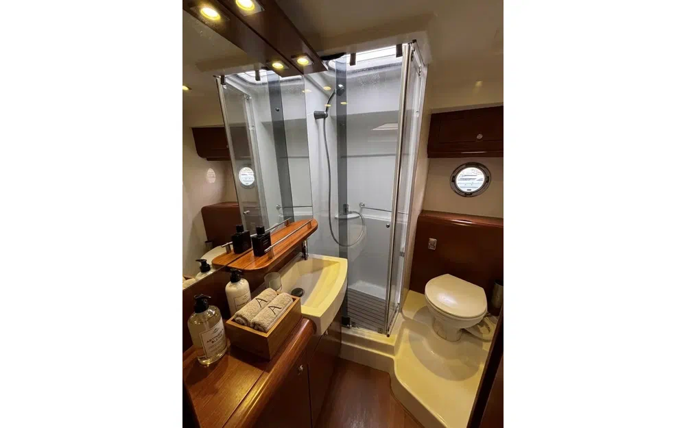slider 16 Beneteau Monte Carlo 42