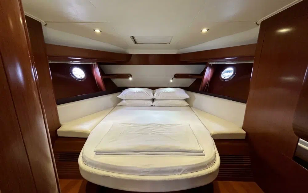 slider 15 Beneteau Monte Carlo 42
