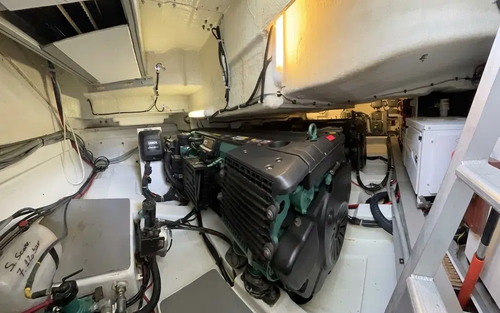 slider 21 Beneteau Monte Carlo 42