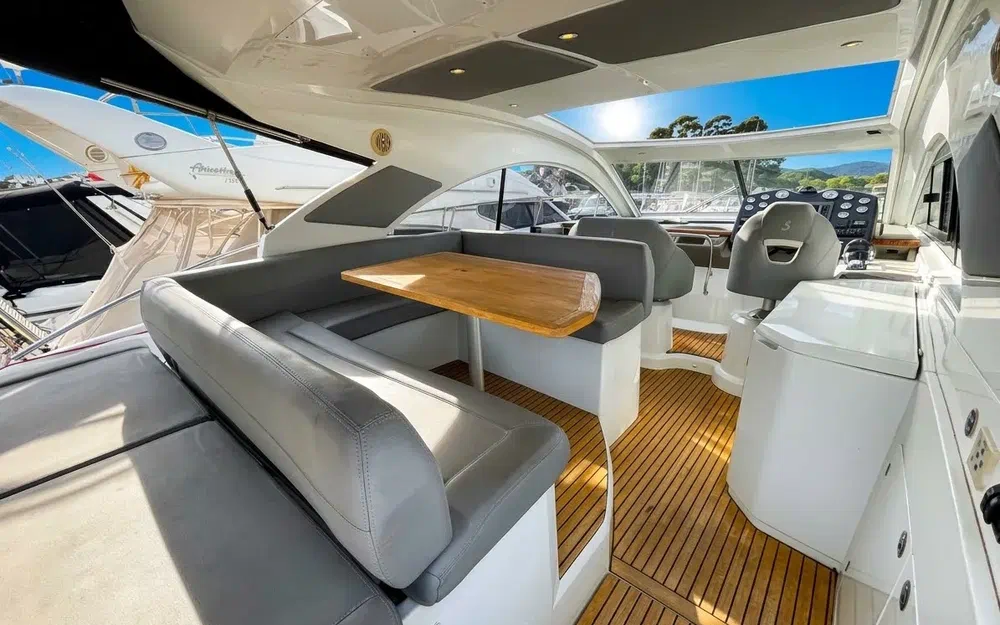 slider 5 Beneteau Monte Carlo 42