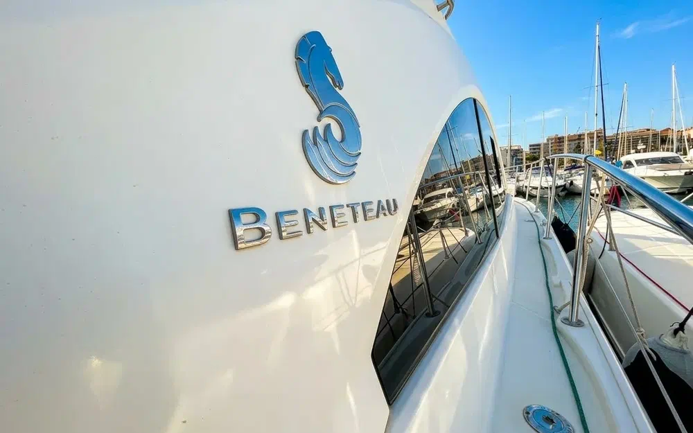 slider 3 Beneteau Monte Carlo 42