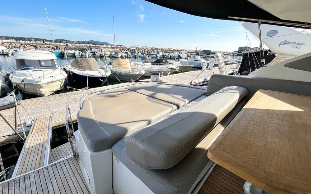 slider 6 Beneteau Monte Carlo 42