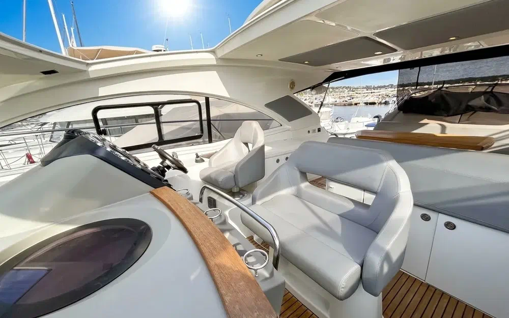 slider 9 Beneteau Monte Carlo 42