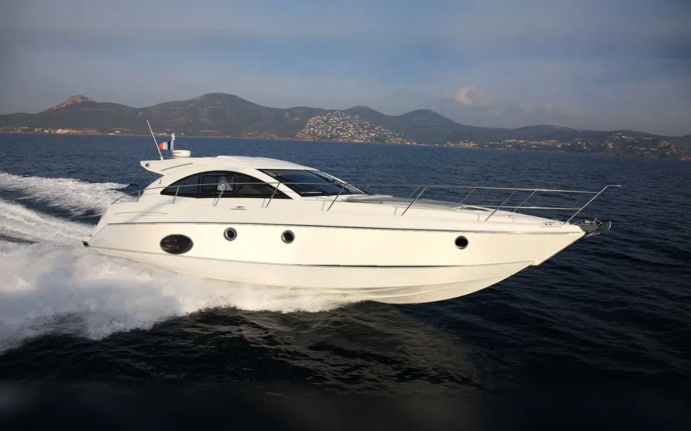 slider 2 Beneteau Monte Carlo 42