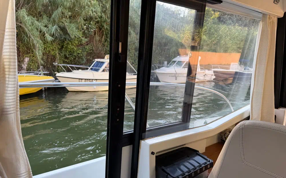 slider 12 Jeanneau Merry Fisher 855