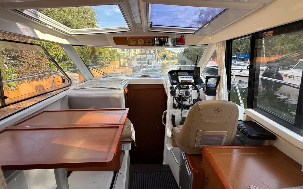 slider 4 Jeanneau Merry Fisher 855