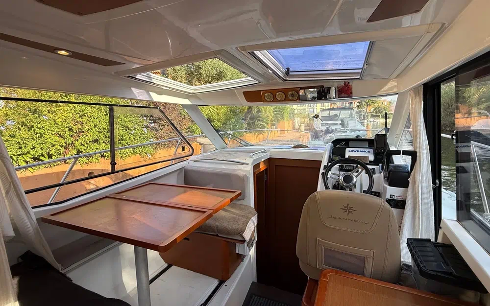 slider 5 Jeanneau Merry Fisher 855