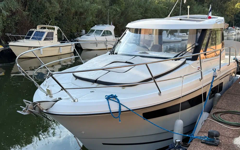 slider 1 Jeanneau Merry Fisher 855