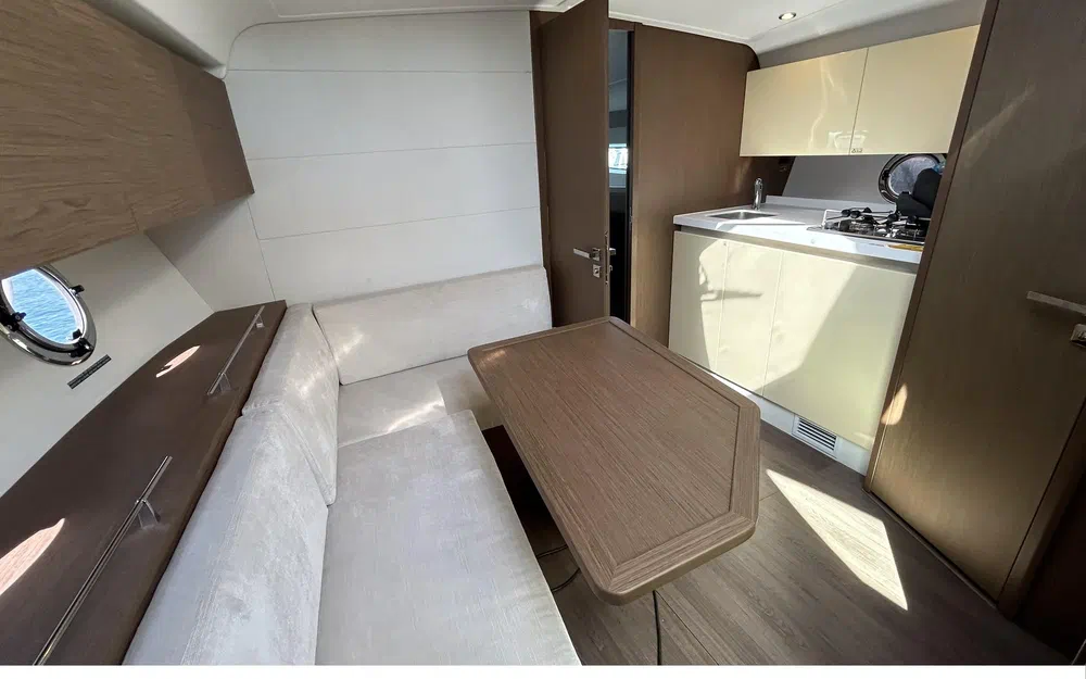 slider 11 Beneteau Gran Turismo 40