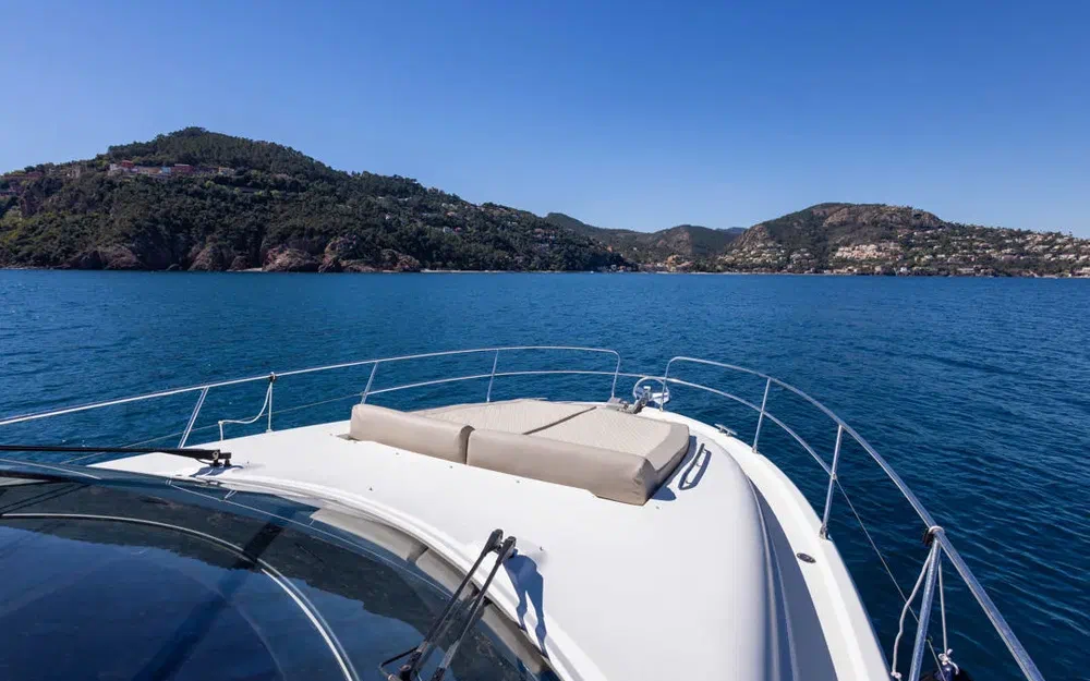 slider 10 Prestige Yachts 42 S