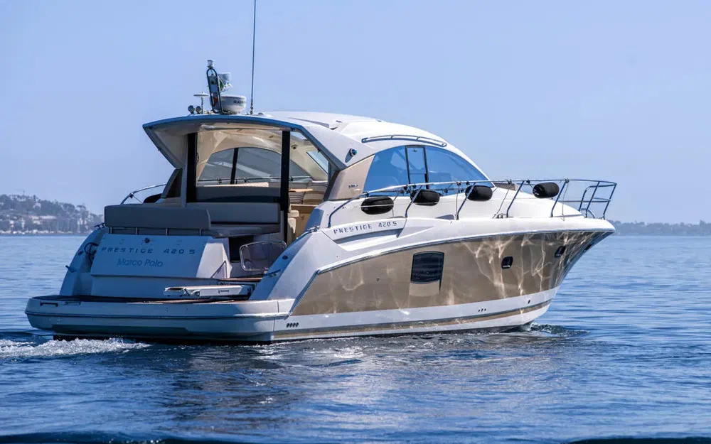 slider 4 Prestige Yachts 42 S