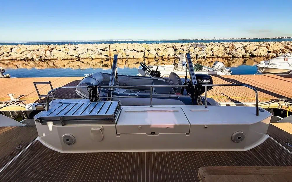 slider 9 Fountaine Pajot Lucia 40