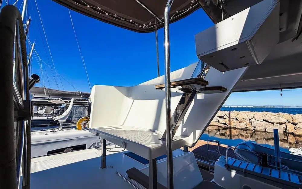 slider 12 Fountaine Pajot Lucia 40
