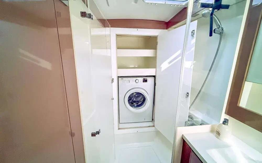 slider 25 Fountaine Pajot Lucia 40