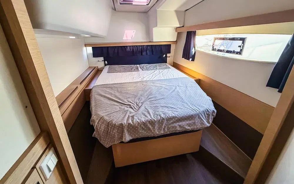 slider 26 Fountaine Pajot Lucia 40