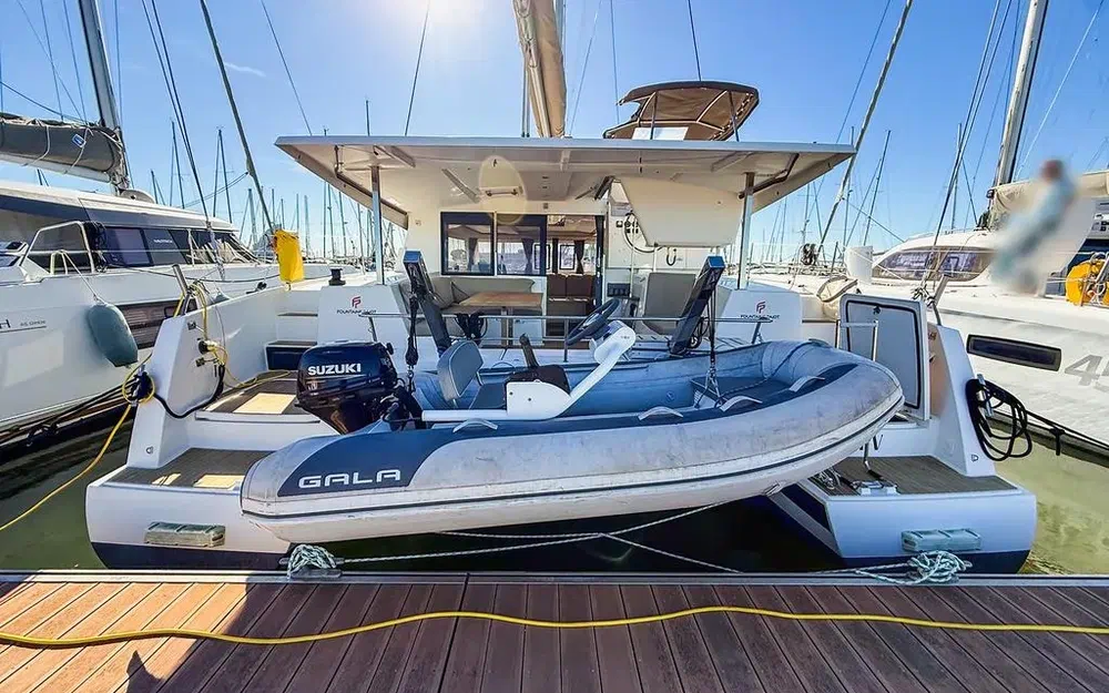 slider 3 Fountaine Pajot Lucia 40