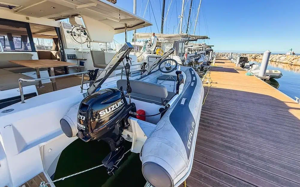 slider 4 Fountaine Pajot Lucia 40