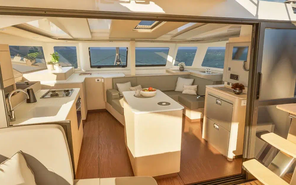slider 9 Fountaine Pajot Lipari 41