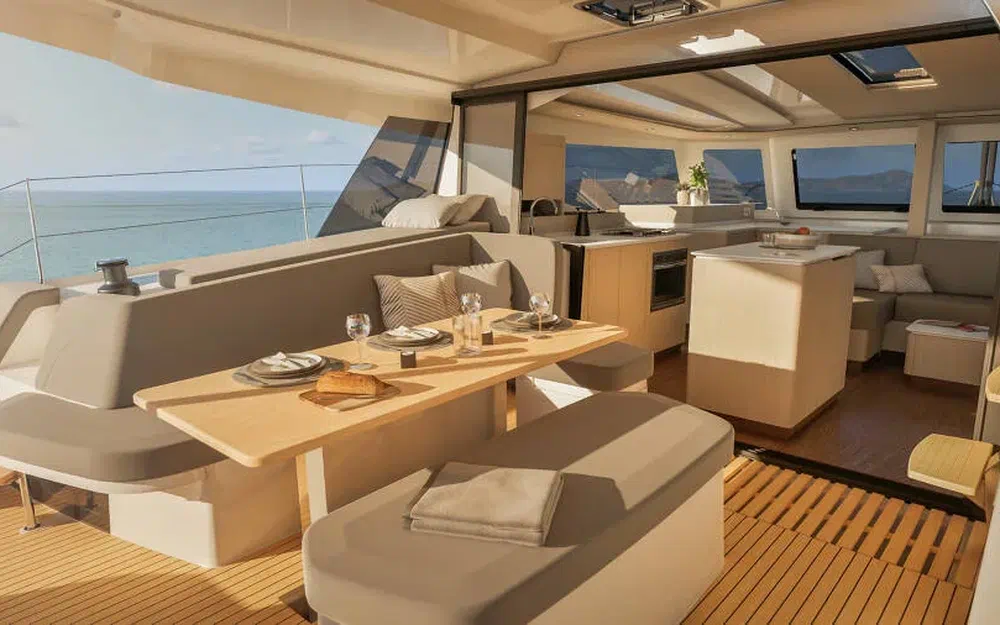 slider 5 Fountaine Pajot Lipari 41