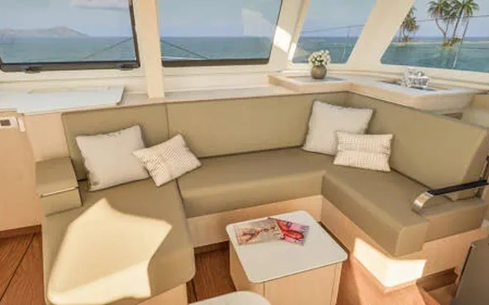 slider 8 Fountaine Pajot Lipari 41