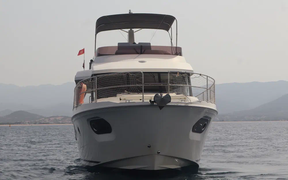 slider 10 Beneteau Swift Trawler 41 Fly